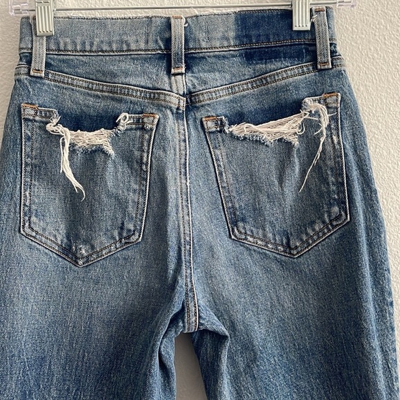 Abercrombie & Fitch High Rise Mom Jean - Picture 5 of 7